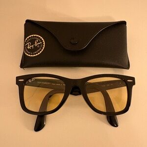 Ray-Ban WAYFARER Black yellow lenses/Italy/Case included. Limited edition.